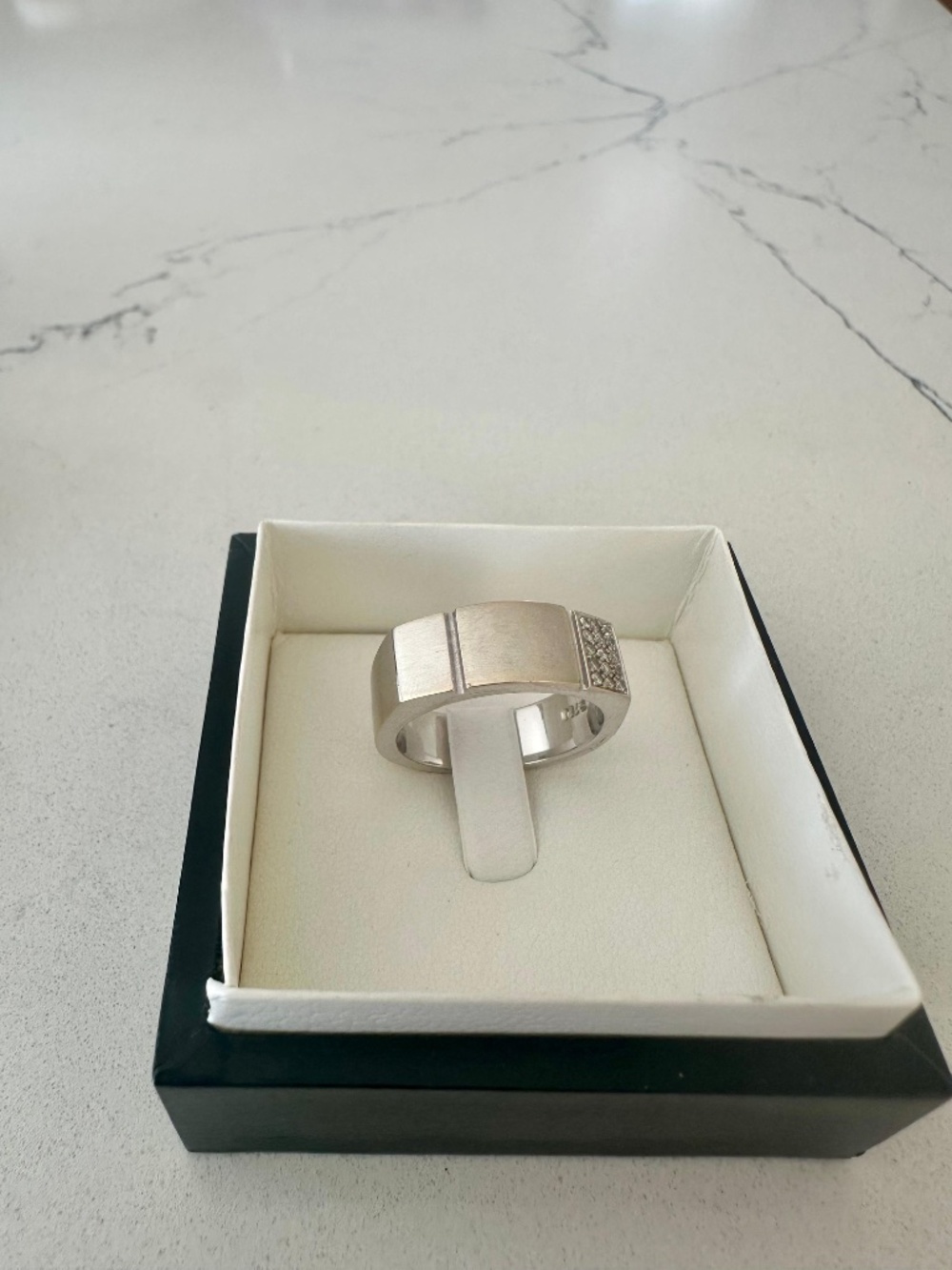 Men’s 18K Solid White Gold and Diamond Ring by Unique - Pre Owned - Very Good